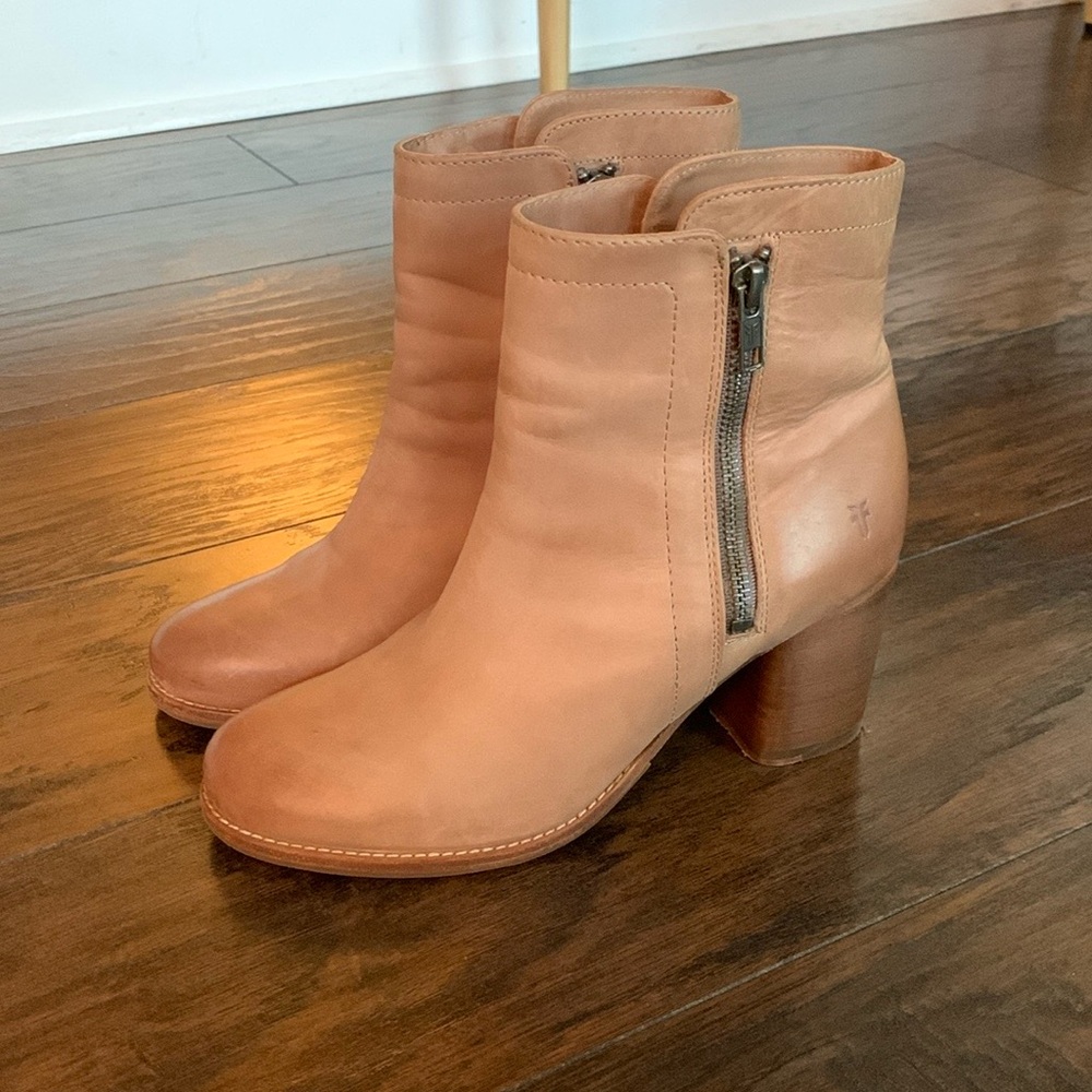 ✨Frye Tan/wood-rose Leather Ankle Boots double zipper - Picture 7 of 8